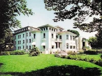 De La Ville 4*