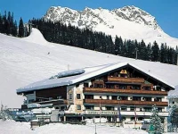 Plattenhof 4*