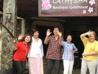 Lathysha Boutique 1*