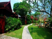 Sugar Hut 4*