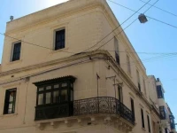 Corner Hostel 2*
