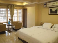 Rains Inn 3*