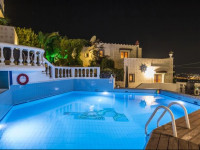 Korifi Suites & Apartments