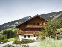 Zederberghof 2*