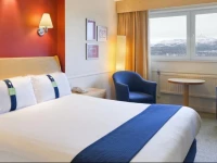 Holiday Inn Edinburgh 4*