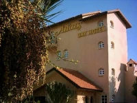 Anais Bay 3*