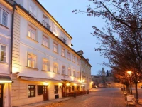 Golden Scissors / U Zlatých nůžek 4*
