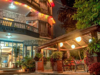 Hotel Silver Oaks Inn