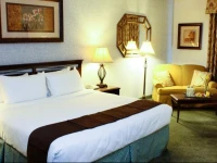University Square Hotel 3*
