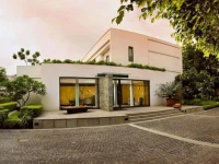The Manor 4*