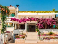 Loutra Beach Apartments 3*