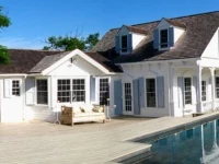 Squires Estate  4*