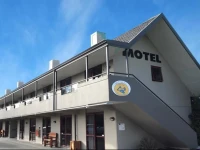 Airways Motel 4*