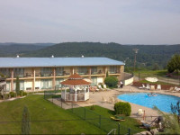 Alpine Lodge & Suites