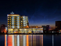 River Hotel