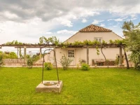 Anica Guest House 3*