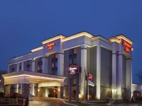 Hampton Inn Niagara Falls 3*