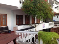 Surfcity Guest House 2*