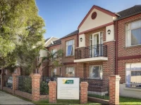 Quest Dandenong 4*
