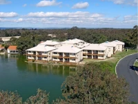Lakeside Holiday Apartments 4*