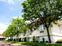 Adams Airport Inn 3*