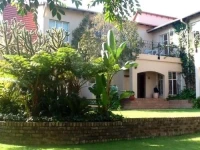 Ipe Tombe Guest Lodge 4*