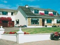 Lynolan House 3*