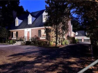 Inn At 802