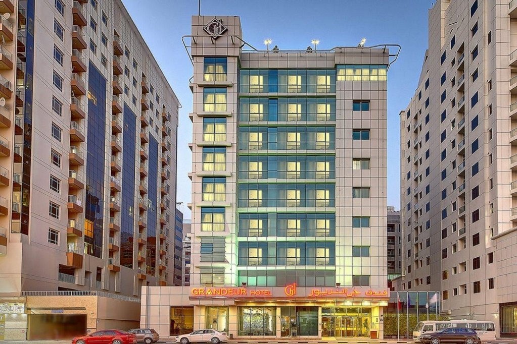 Grandeur Hotel 4*