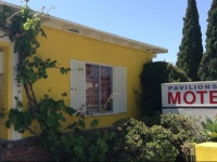 Pavilions Motel 1*