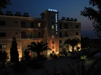 Andon Lapa I Pare Hotel 3*