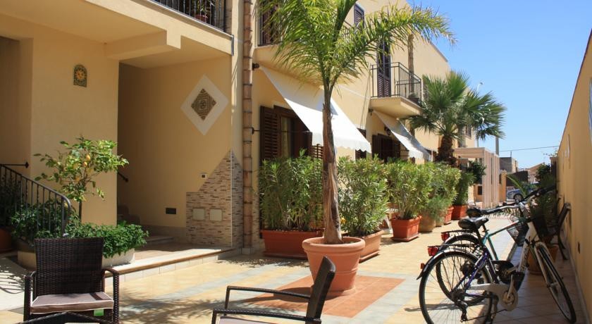 Room And Breakfast Aloe 3*