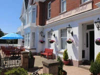 Runnymede Court Hotel 2*