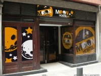 Moon Hostel Bio 