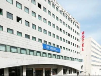 Tryp Santiago 4*