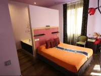 Madrid House 1*