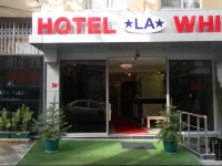 La White Hotel 2*
