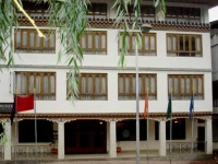 Jumolhari 3*
