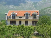 Ivetic House 2*