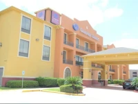 Comfort Suites Westchase 3*