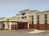 Hampton Inn Dubuque 3*