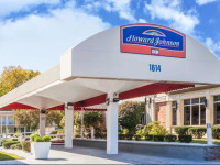 Howard Johnson Inn - Albany