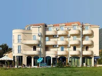 Regina 4*
