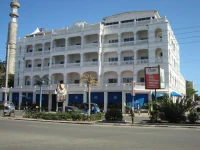 Sentrim Castle Royal Hotel 2*