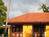 Airport Villa 2*