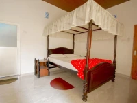 Kandy Riverside Villa 2*