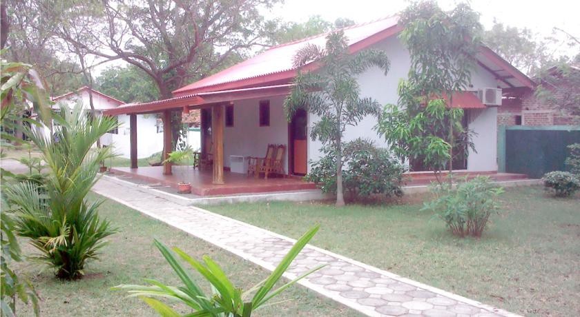 Katharagama Safari Hotel Kataragama 2*