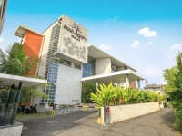 Mahogany Hotel 
