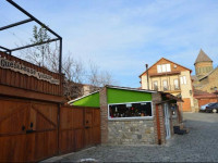 Viator Guest House