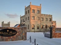 Chateau Royal Hotel 3*